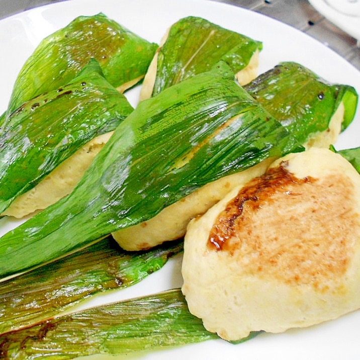 昔のおやつ　みょうがの葉焼き　玉砂糖入り　懐しの味